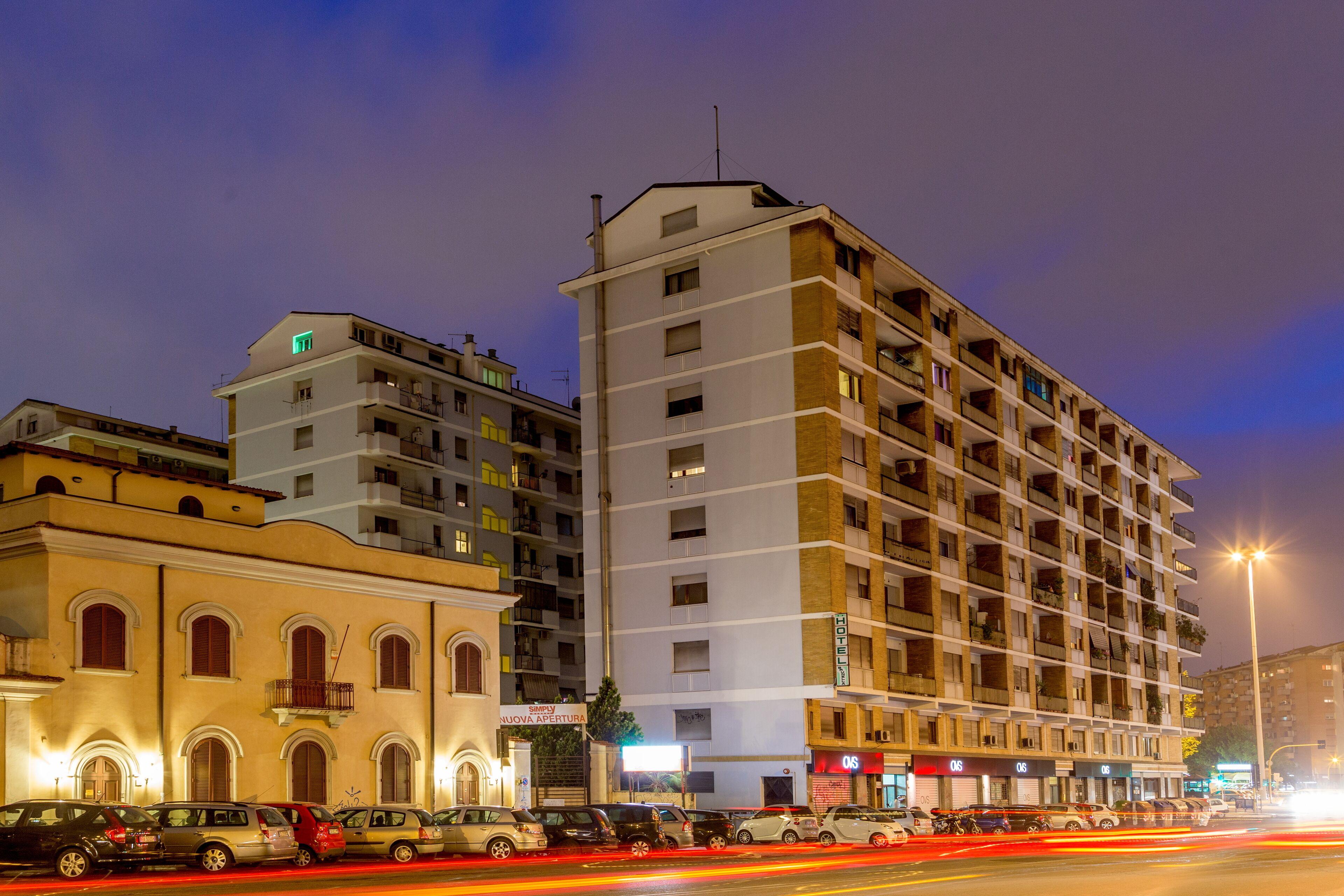 Radio Hotel — Photos 2